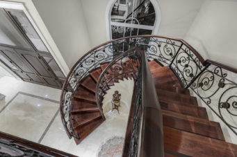 GRAND EUROPEAN CLASSIC LUXURY PROPERTY IN THE BEST BLOCK OF BRITISH PROPERTIES - 1367 Chartwell Dr, West Vancouver